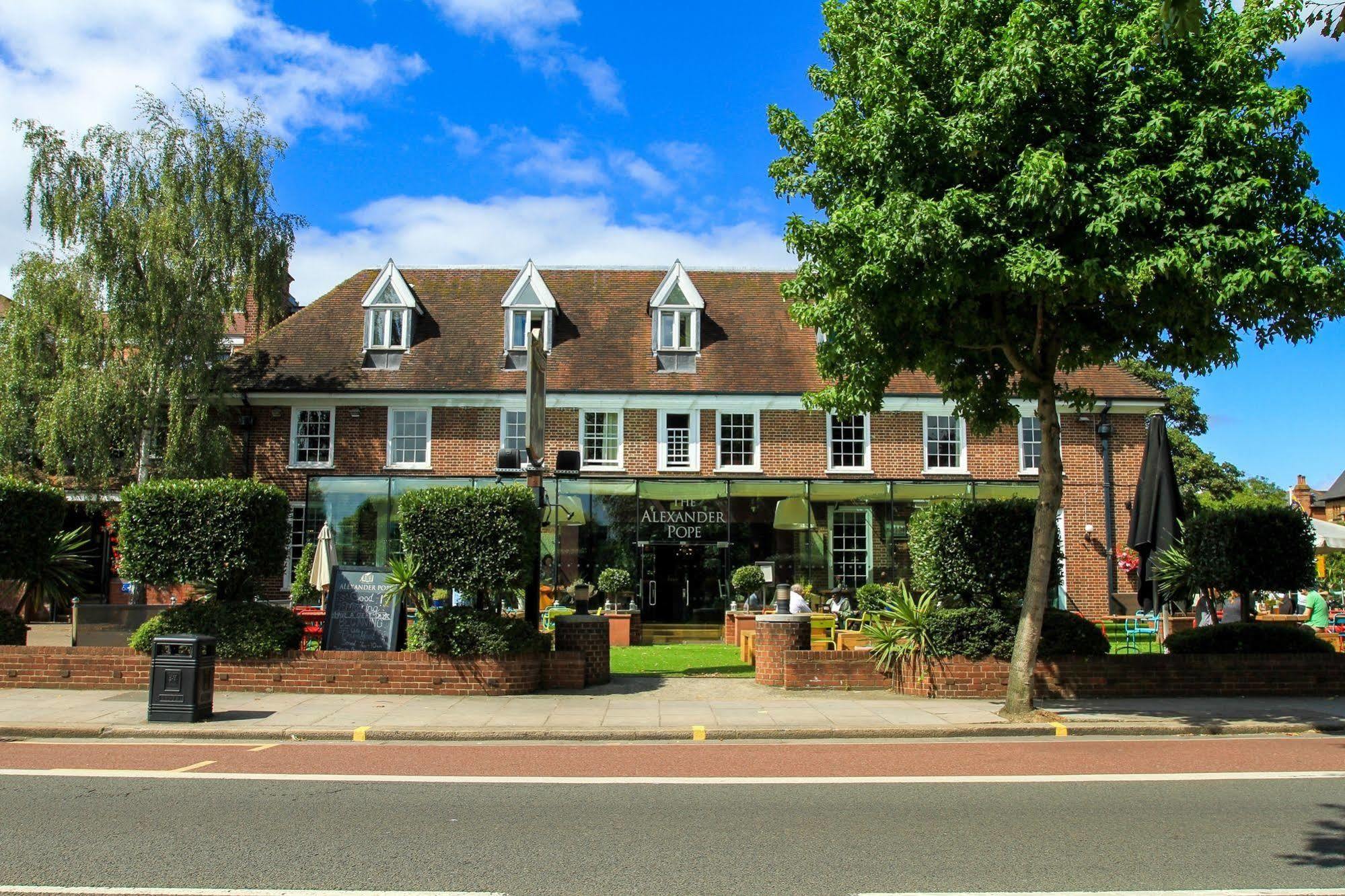 The Alexander Pope Hotel Twickenham Extérieur photo