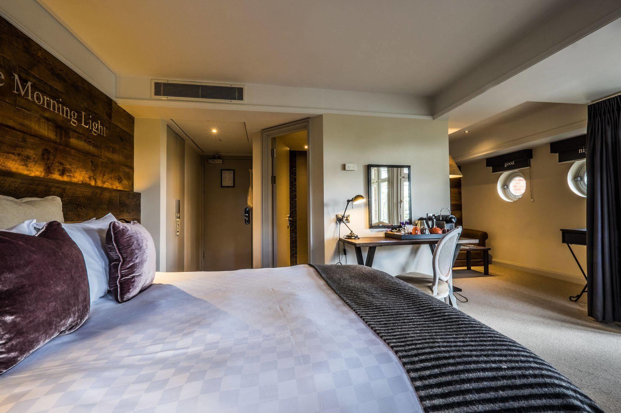 The Alexander Pope Hotel Twickenham Extérieur photo