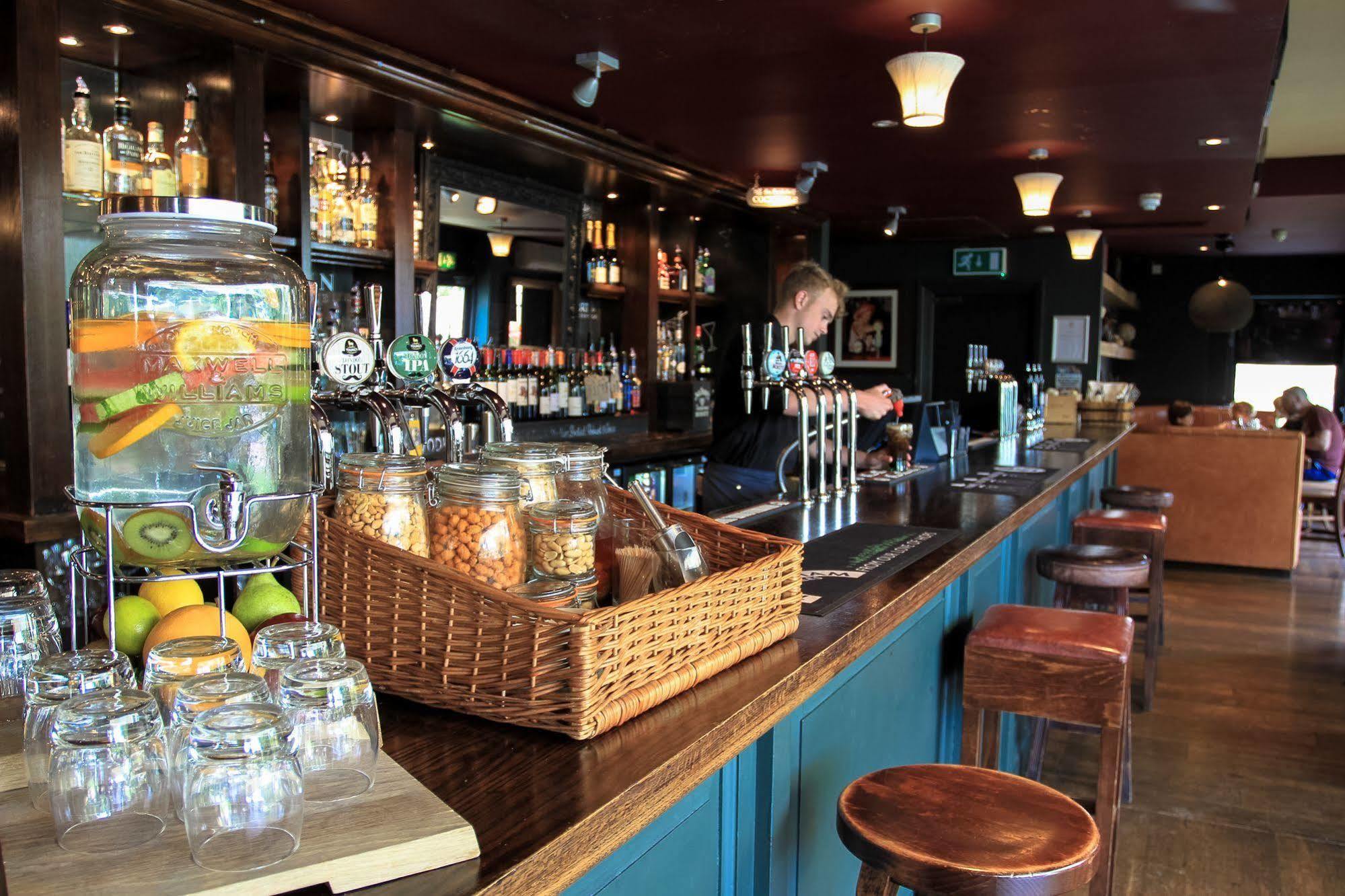 The Alexander Pope Hotel Twickenham Extérieur photo