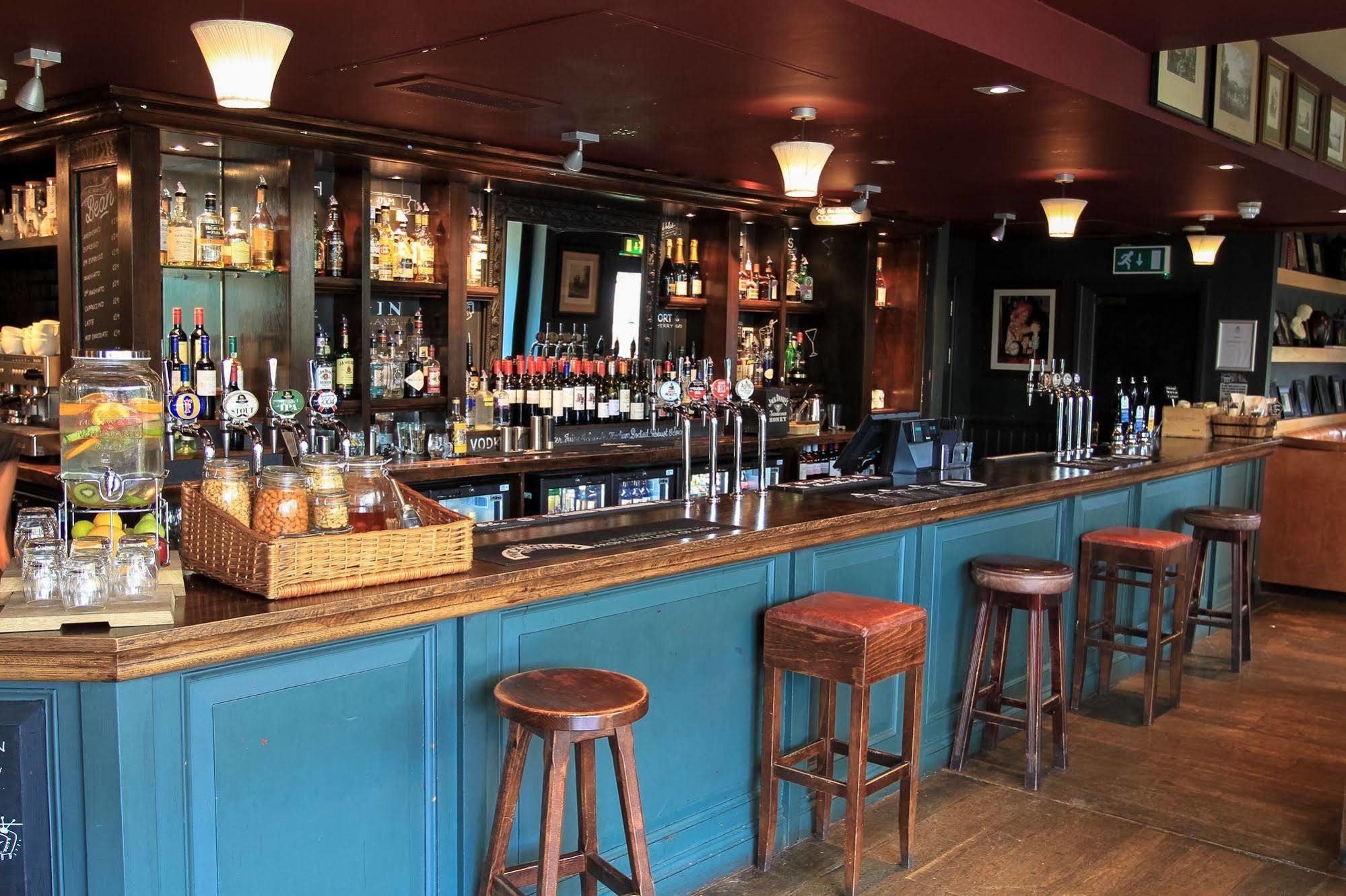The Alexander Pope Hotel Twickenham Extérieur photo