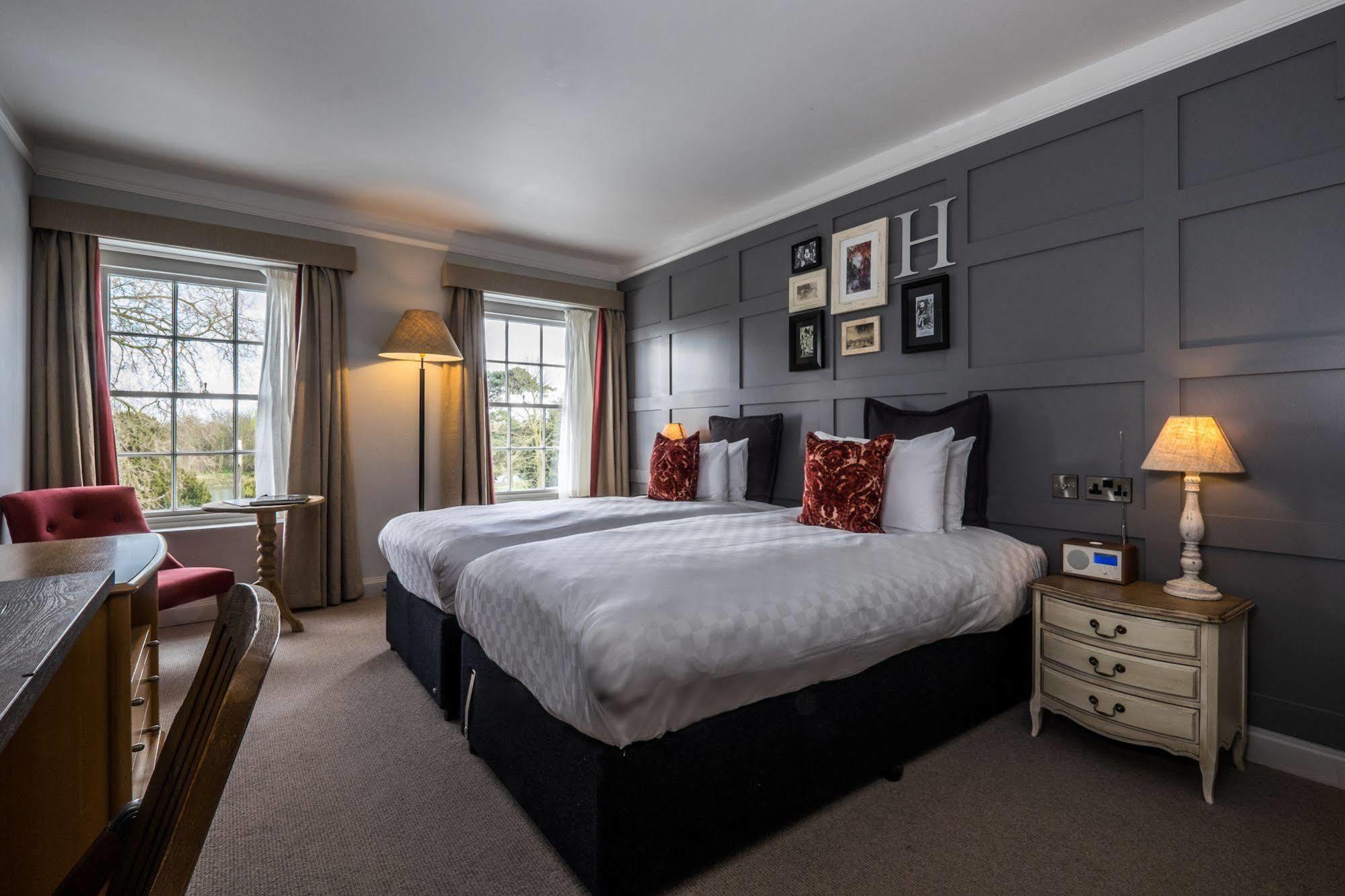 The Alexander Pope Hotel Twickenham Extérieur photo