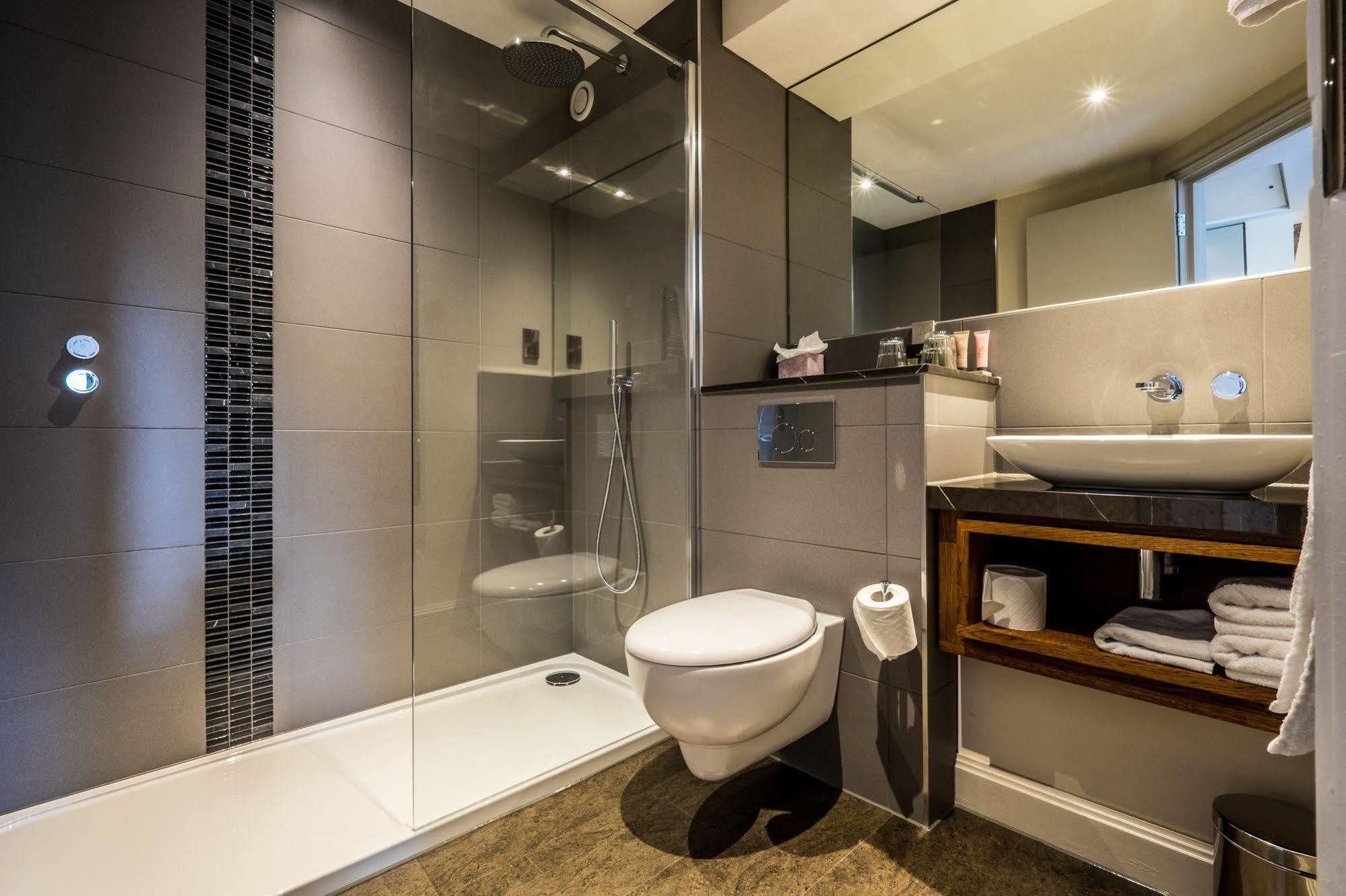 The Alexander Pope Hotel Twickenham Extérieur photo