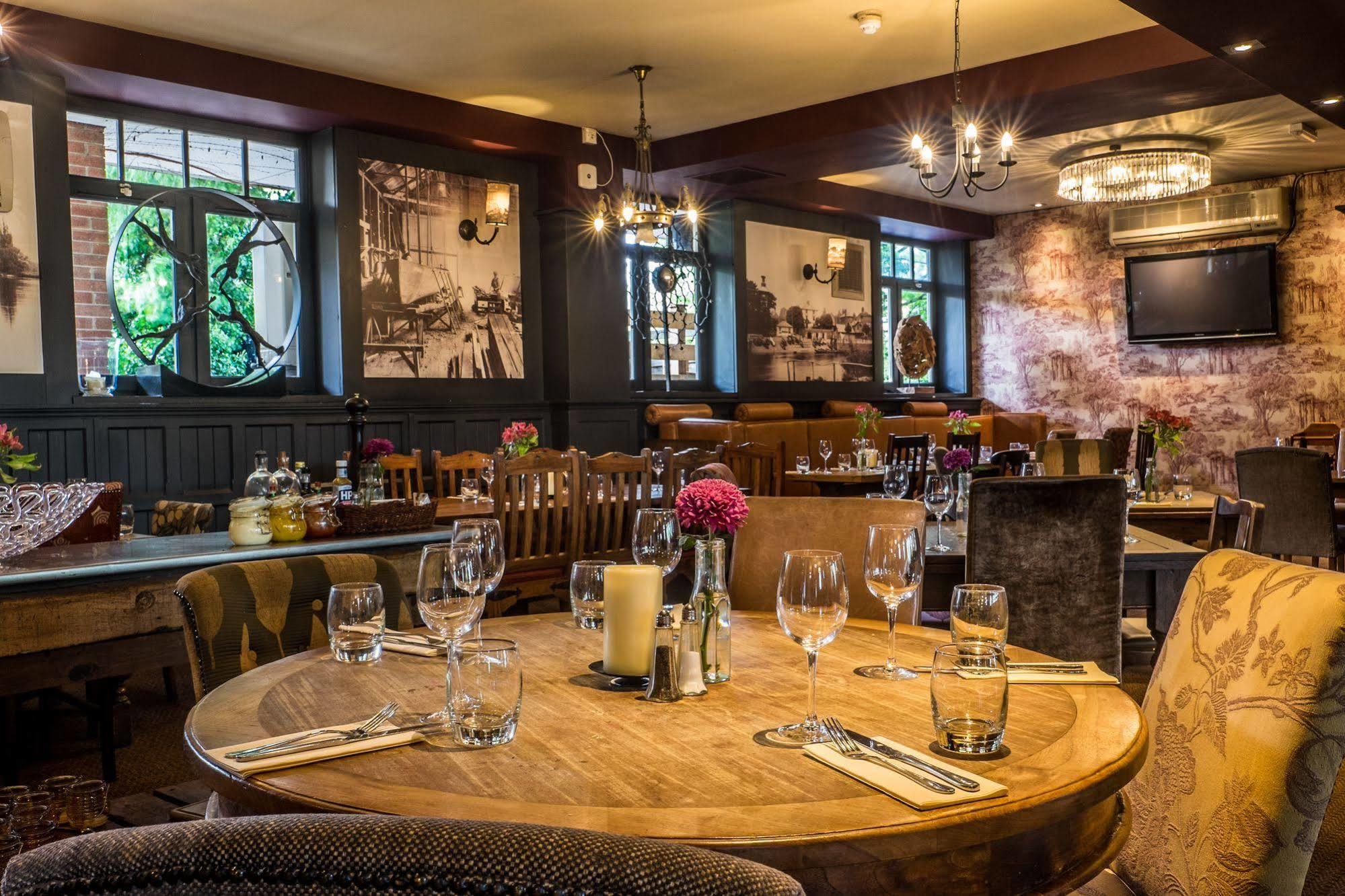 The Alexander Pope Hotel Twickenham Extérieur photo